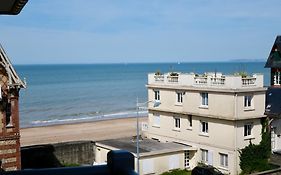 Appartement Vue Mer - 30 M De La Plage - 5 Minutes A Pied Du Centre Ville Et Du Casino