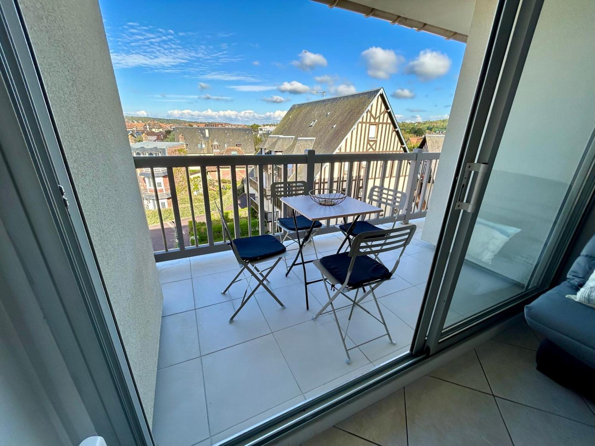 Appartement Vue Mer - 30 M De La Plage - 5 Minutes A Pied Du Centre Ville Et Du Casino Villers-sur-Mer Extérieur photo